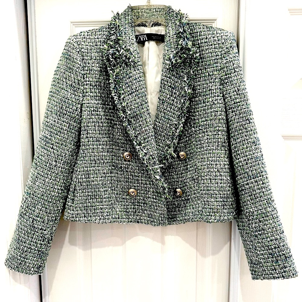 NEW: Zara Boucle Blazer with Pockets